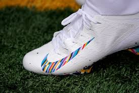 What To Consider When You Want To Buy Football Cleats